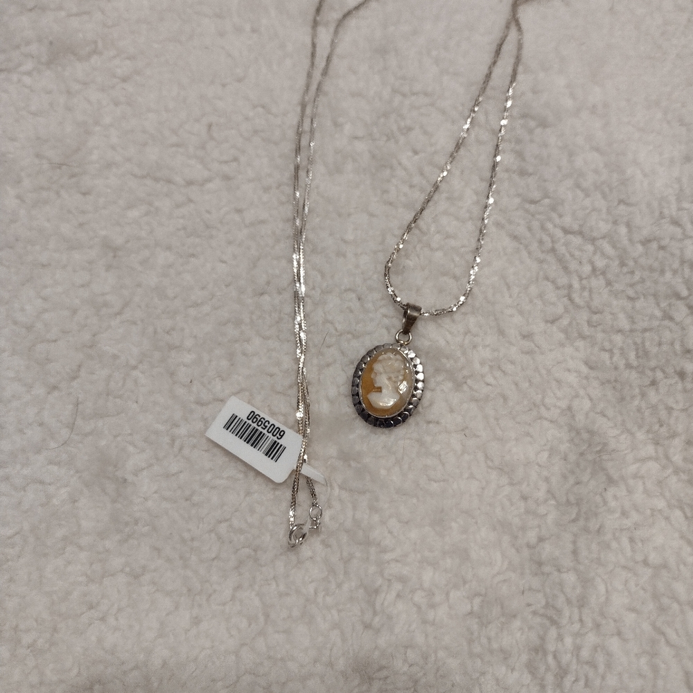 Necklace - Picture 4 of 4